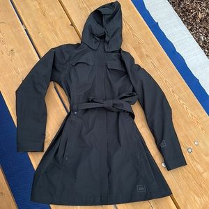 REI Jacket Women’s La Selva Rain Coat Belted Hooded